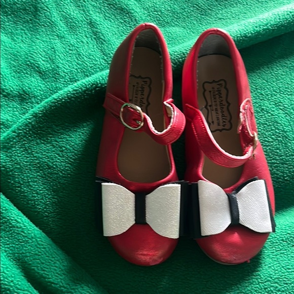 Pipperdoodles Red Bow Flats - Picture 1 of 6
